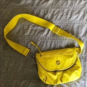 🌻NWOT RARE Lululemon cross body purse bag yellow